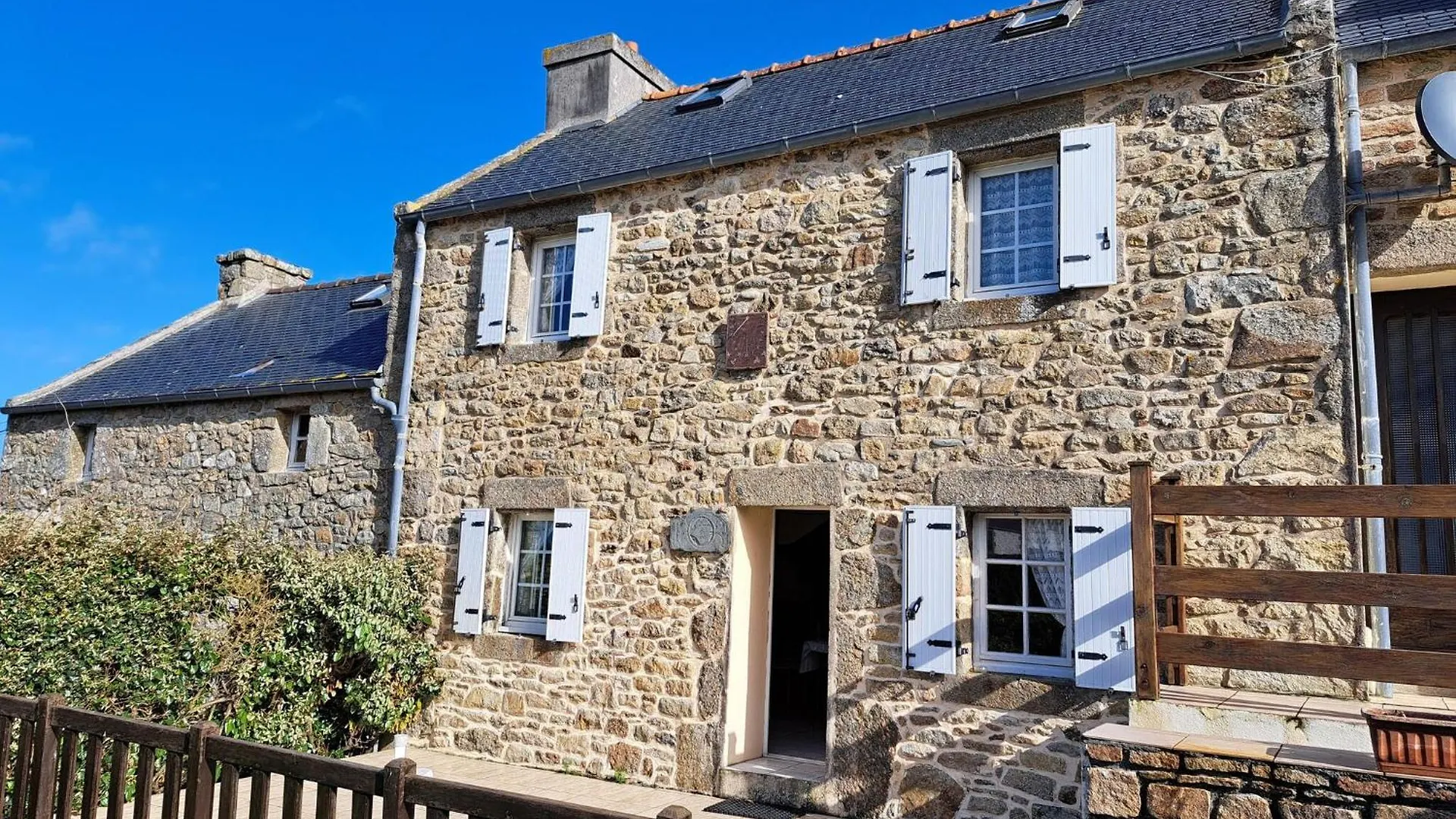 Semi-Detached House With Sea Views, Porspoder