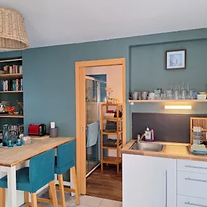 Ferienhaus Roulotte O Bien-etre Massage Sejour Bien-etre En Insolite Roulotte Karantez Ou En Melon Ou Yock A 800 M Des Plages Maison D'hote Drogou, Porspoder